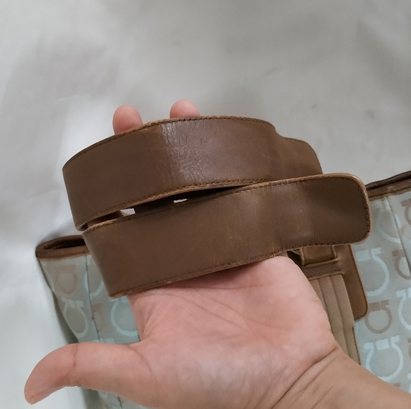 Salvatore Ferragamo Gancini Handbag AF215373 (Authentic ) - Picture 12 of 17